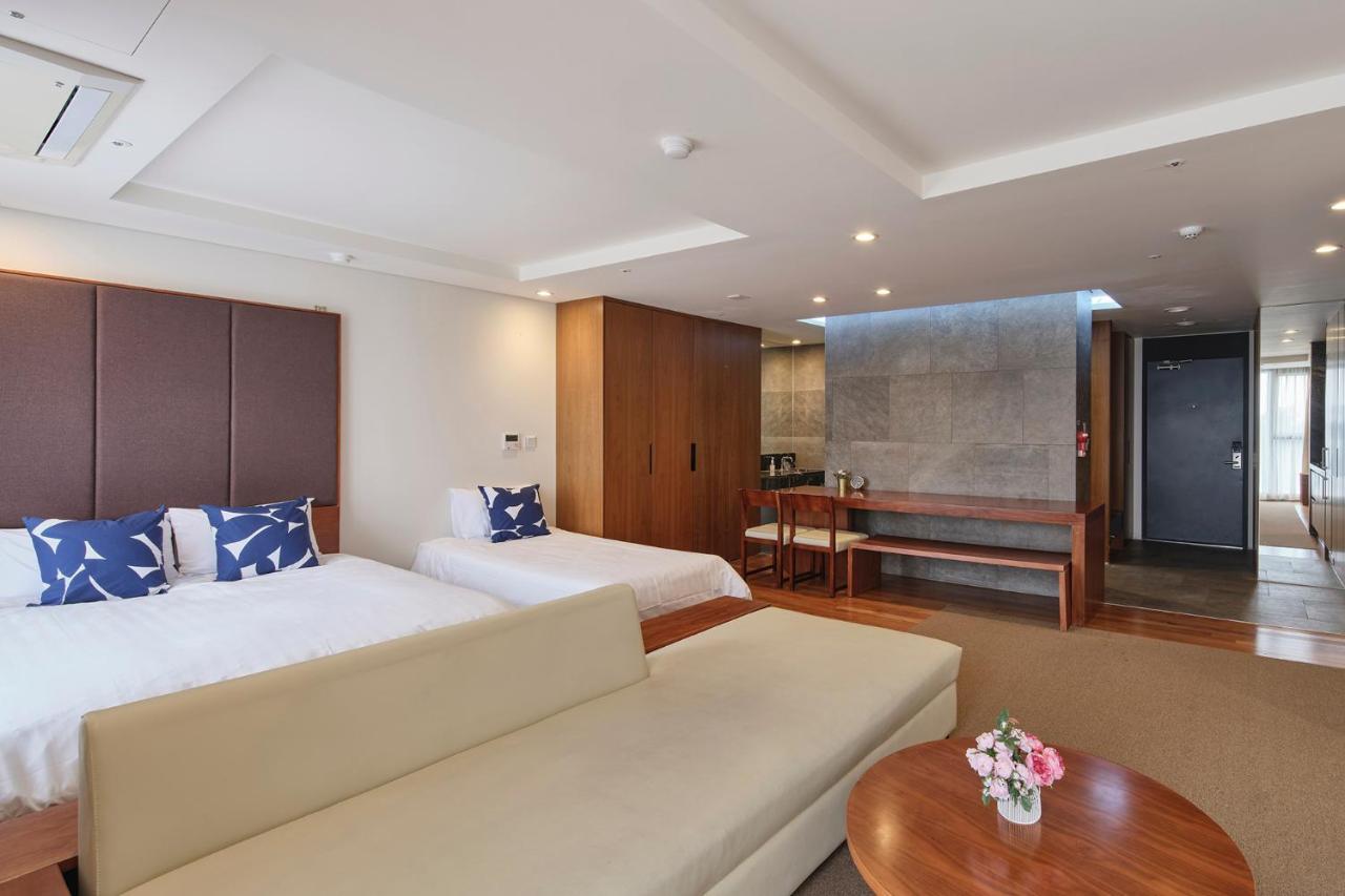 סאוגוויפו The Island Blue Hotel מראה חיצוני תמונה