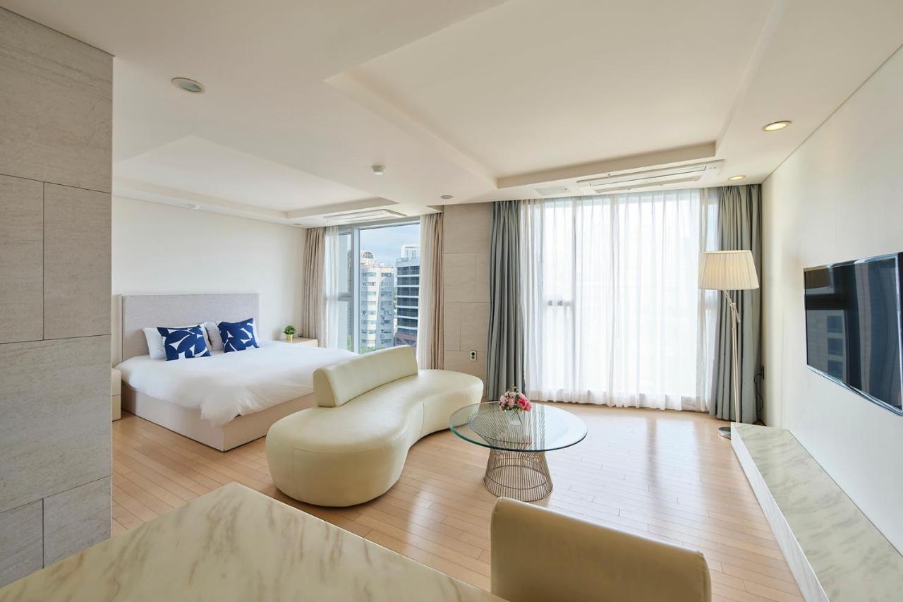 סאוגוויפו The Island Blue Hotel מראה חיצוני תמונה
